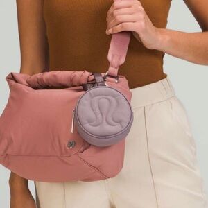 Lululemon Logo Pouch - lunar rock